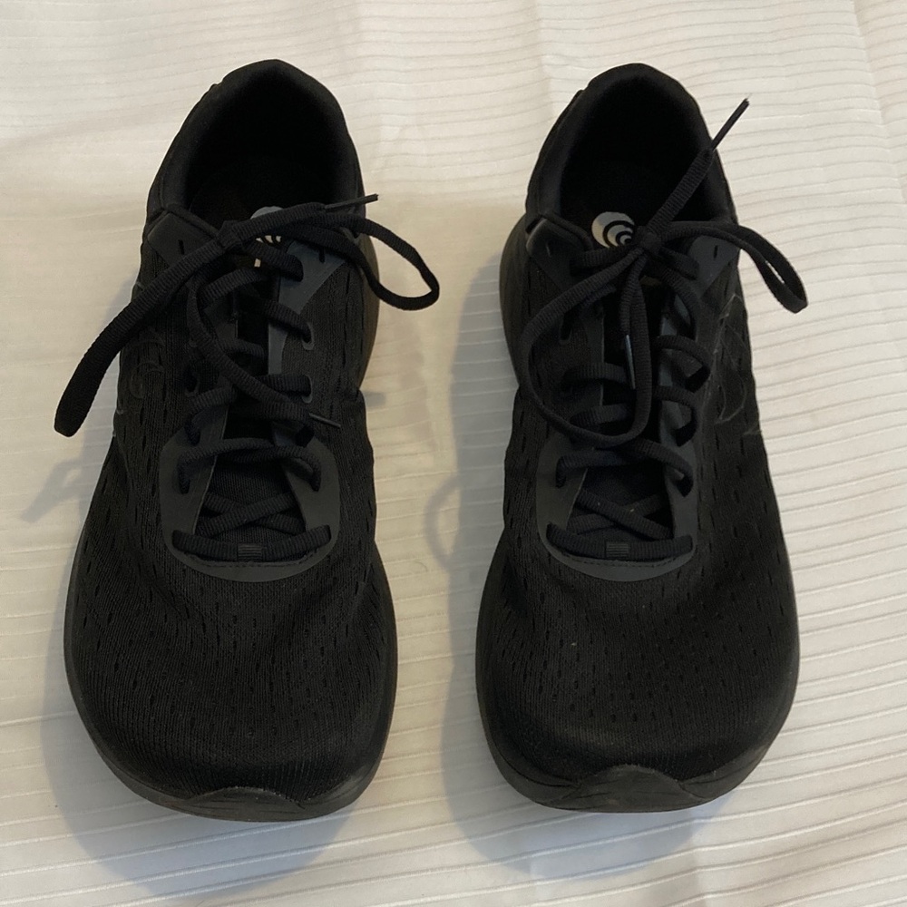 Topo Atmos Mens 14 black cushion running/walking shoes